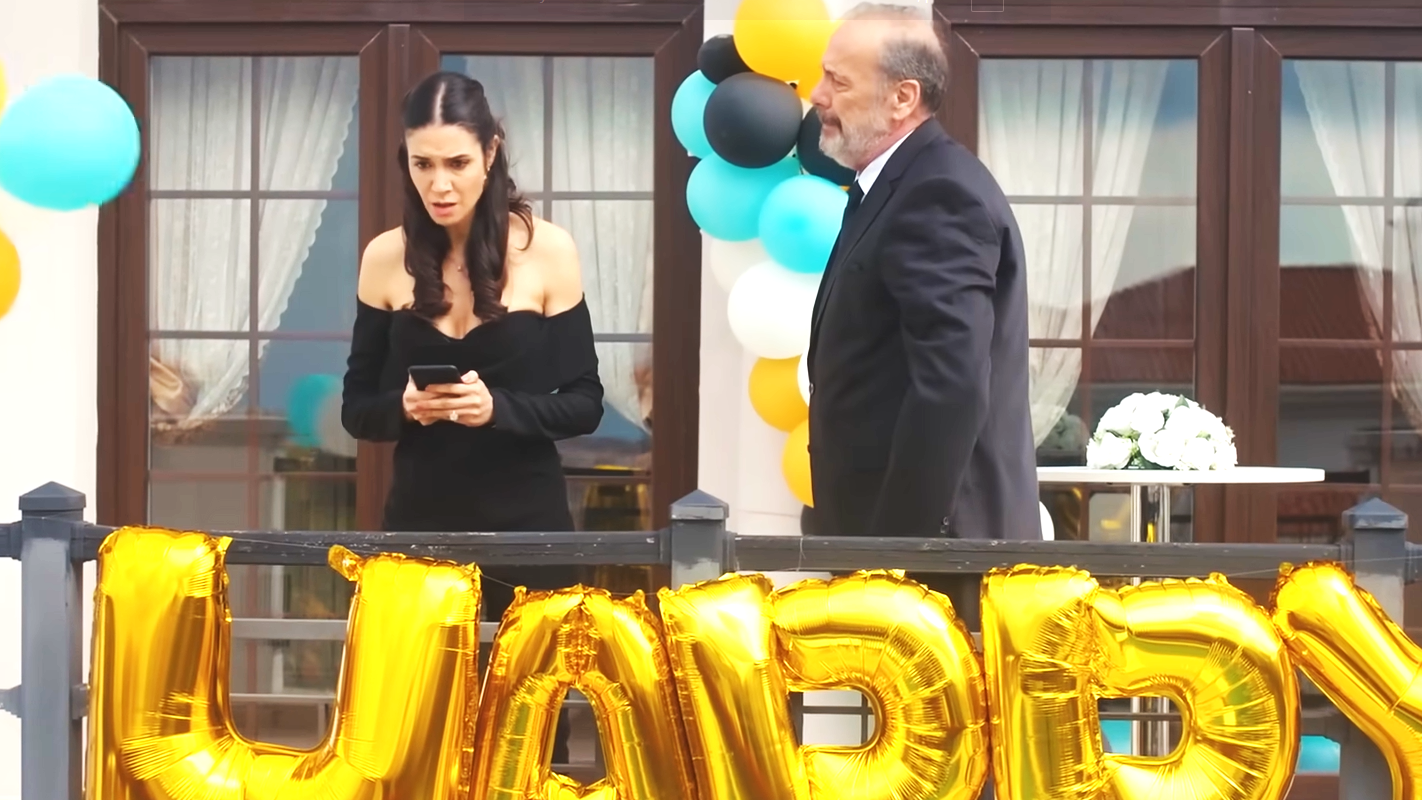 Piril Invia le foto scandalo a Bahar! ''Addio Arif'', La forza di una donna, capitolo 59